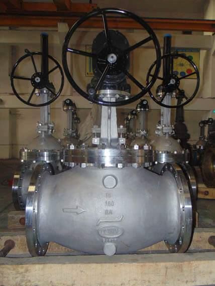 Globe valve SA352 Gr.LCB	